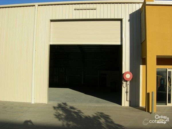 2/21 Southern Cross Cct, Urangan, QLD 4655