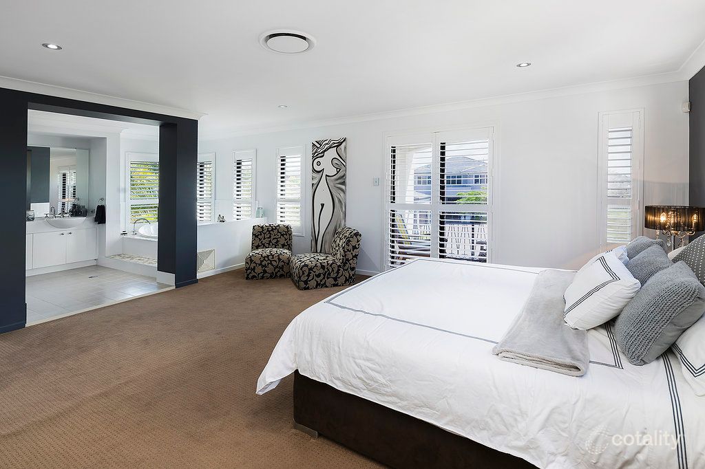 2805 Gracemere Cct N, Hope Island, QLD 4212