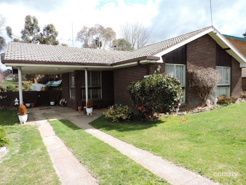 61 Wade St, Crookwell, NSW 2583