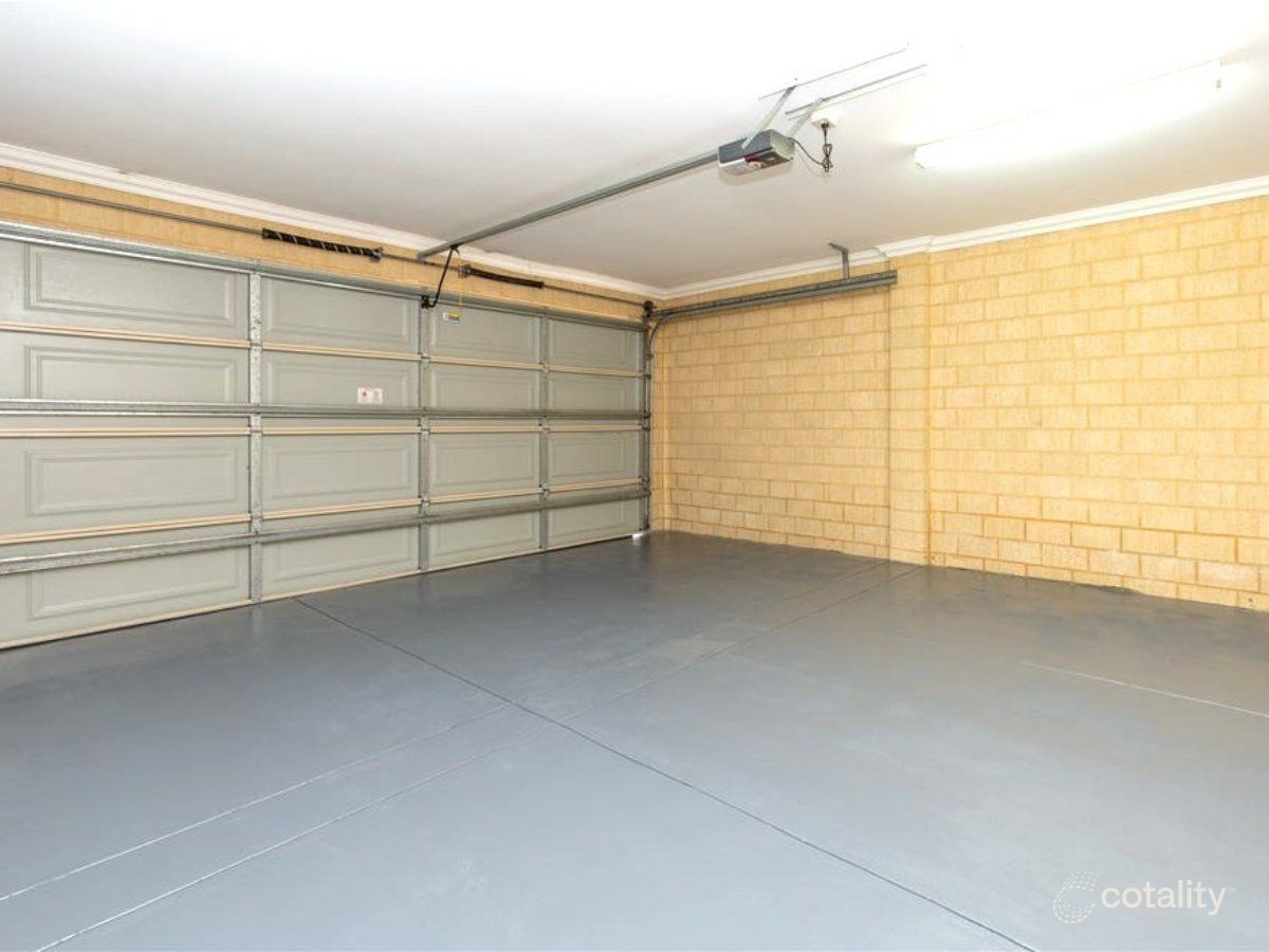 33 Olympus Loop, Merriwa, WA 6030