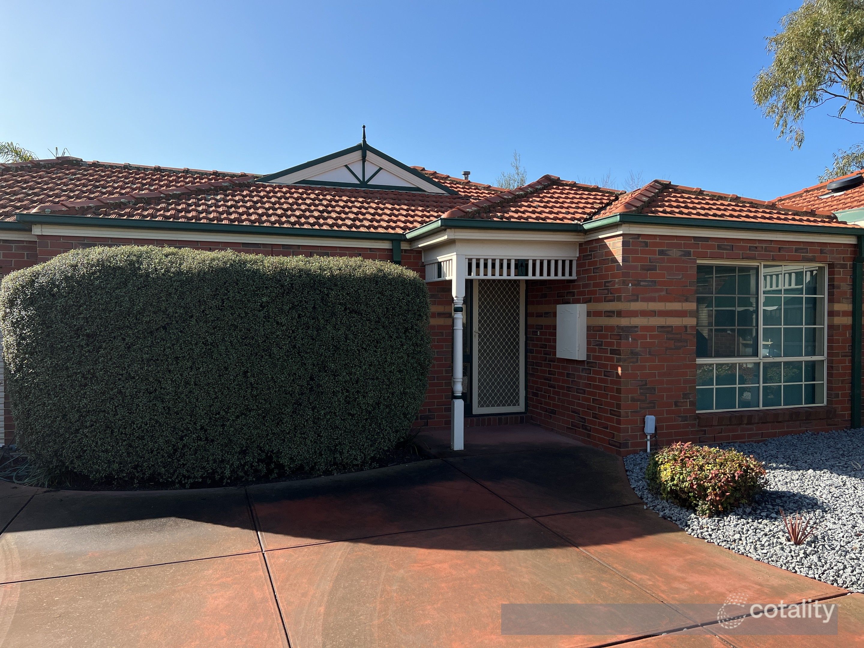 2/1 Viola Ave, Brooklyn, VIC 3012