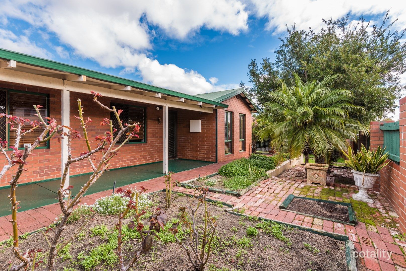 15 Bishopsgate St, Lathlain, WA 6100