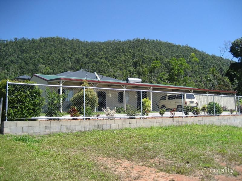 35 Pease St, Tully, QLD 4854