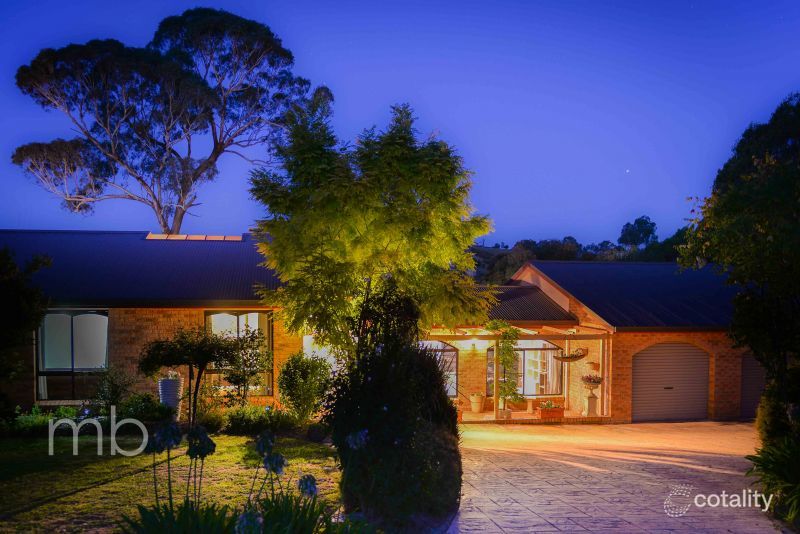 2 Don Peters Pl, Clifton Grove, NSW 2800