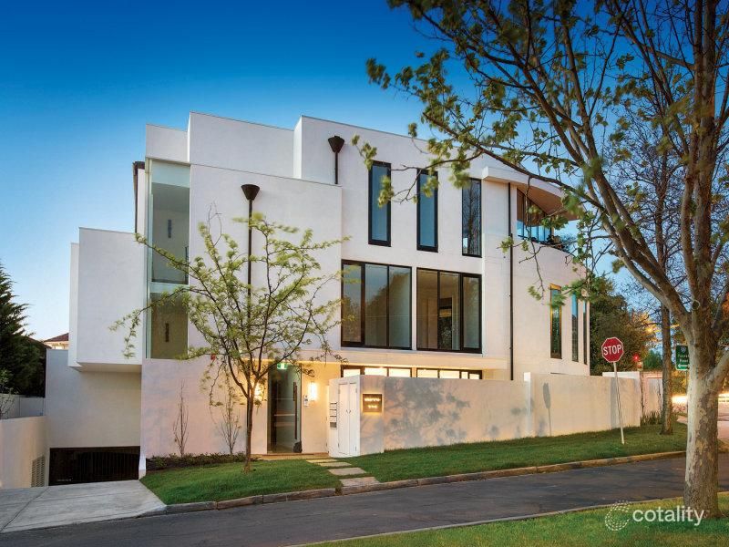 2/14 Martin Ct, Toorak, VIC 3142