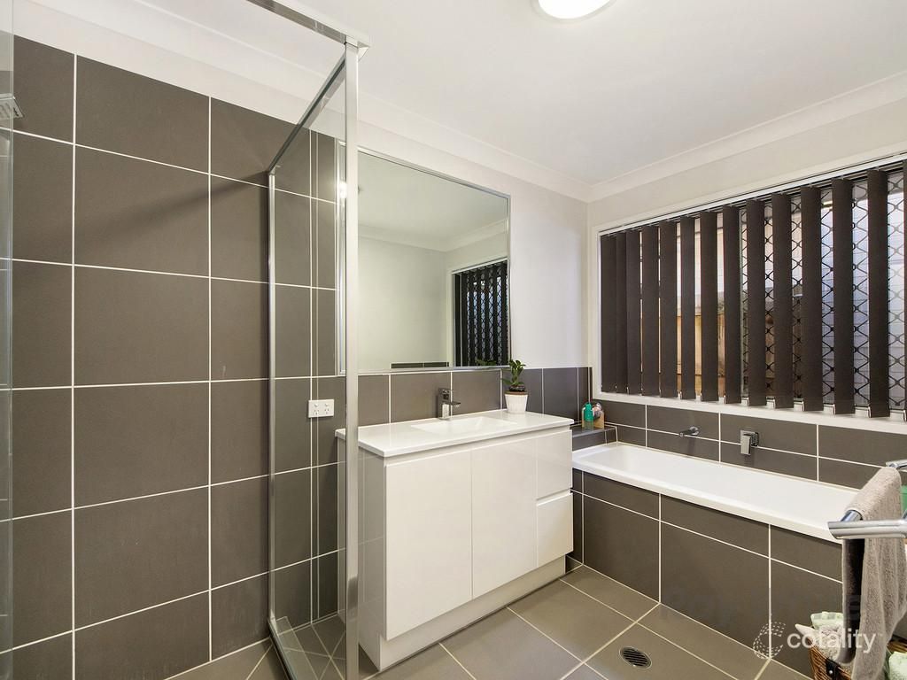 28 Hollanders Cres, Ormeau Hills, QLD 4208