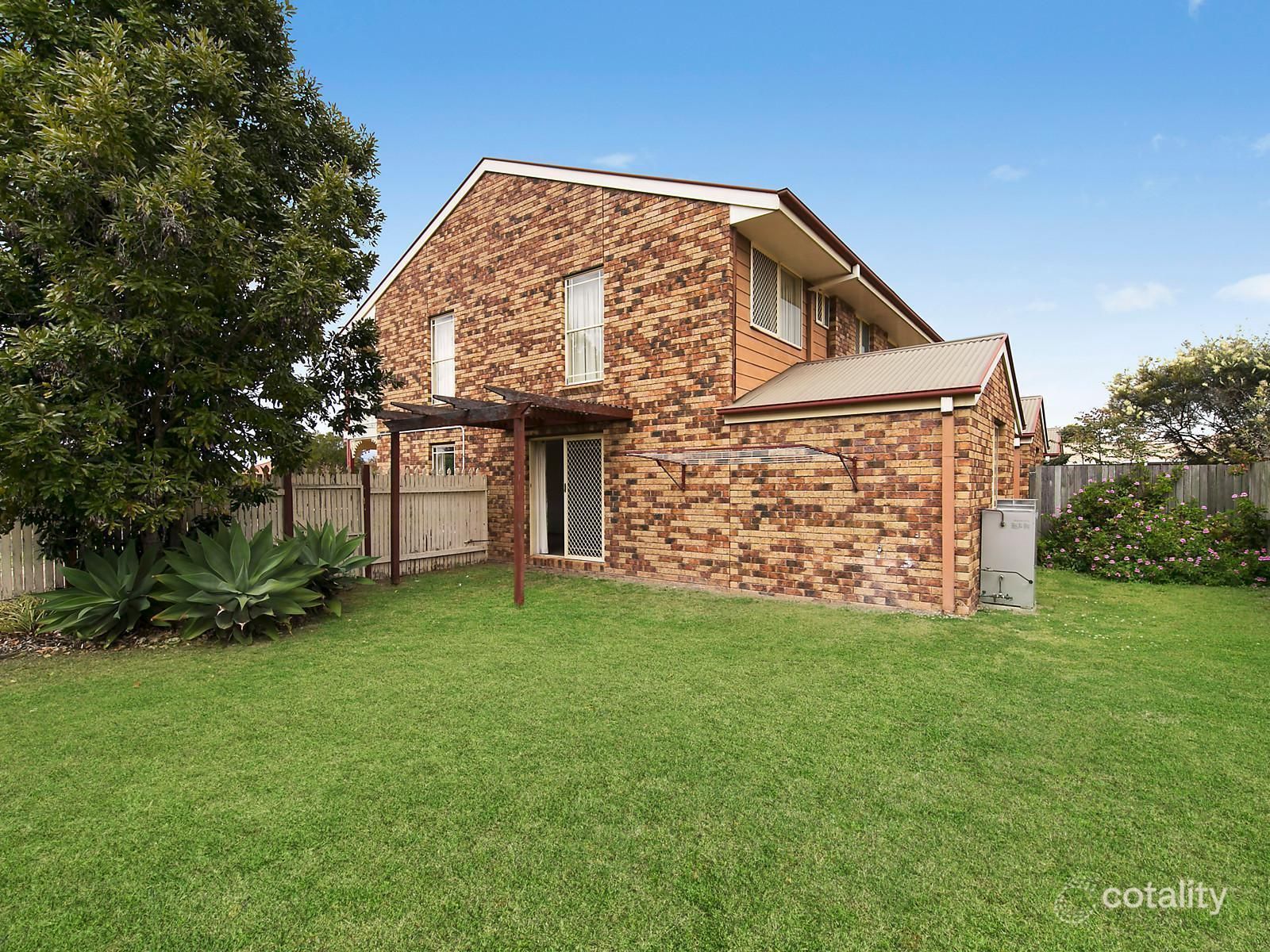 1/2 Gabrielle St, Kearneys Spring, QLD 4350