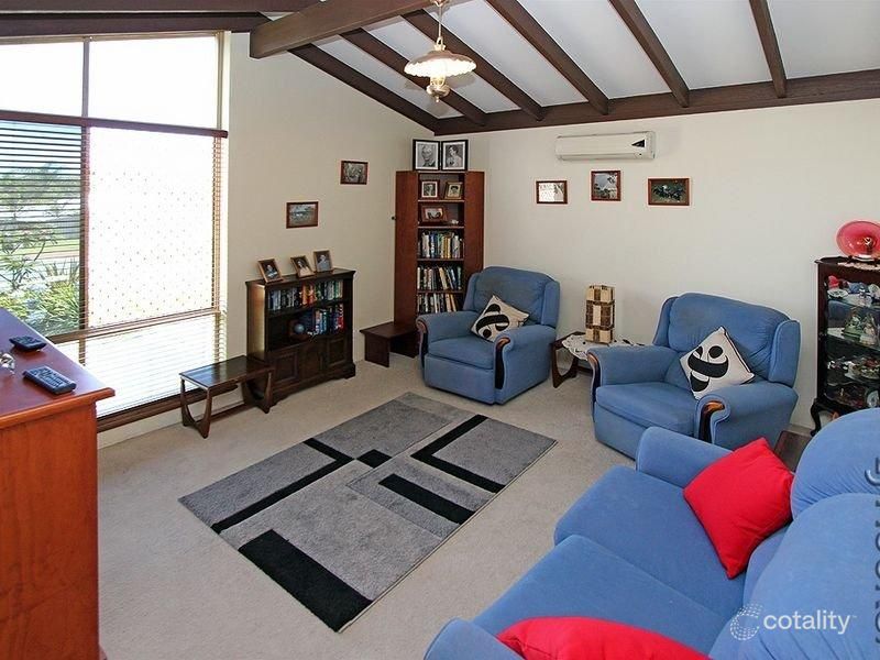 11a Darter Pl, Halls Head, WA 6210