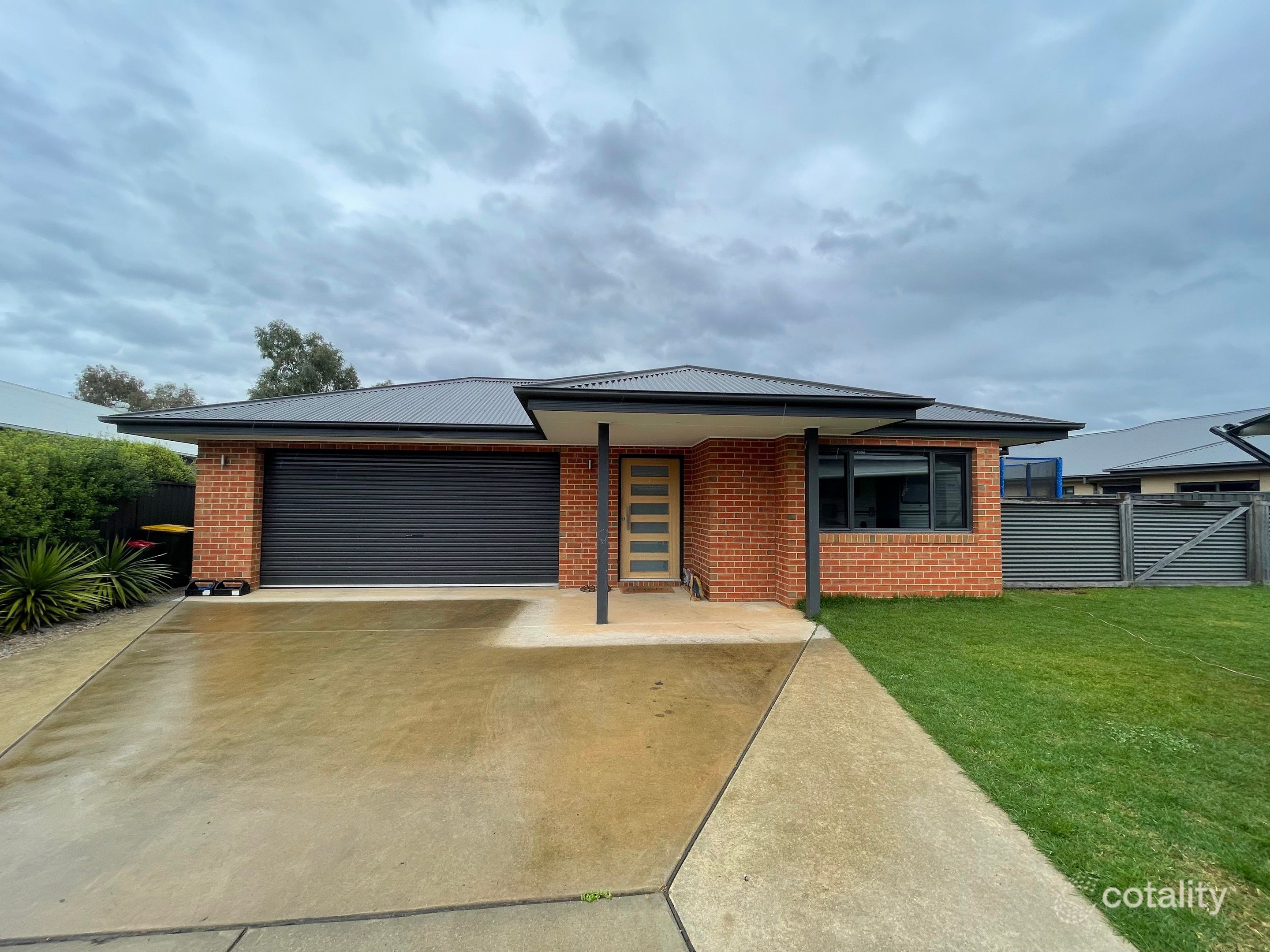 7 Monash Dr, Porepunkah, VIC 3740