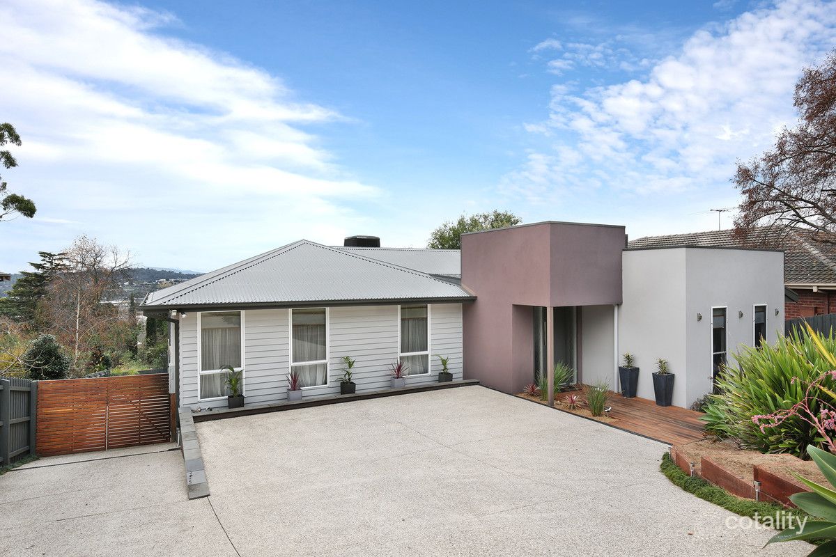 18 St Andrews Dr, Chirnside Park, VIC 3116