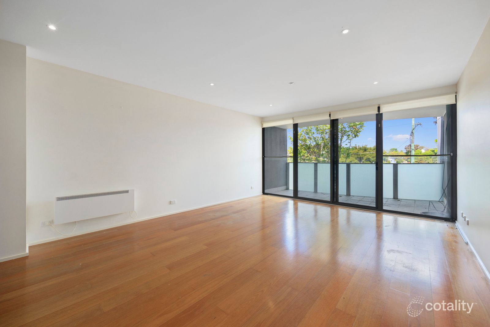 2/21 Railway Rd, Blackburn, VIC 3130