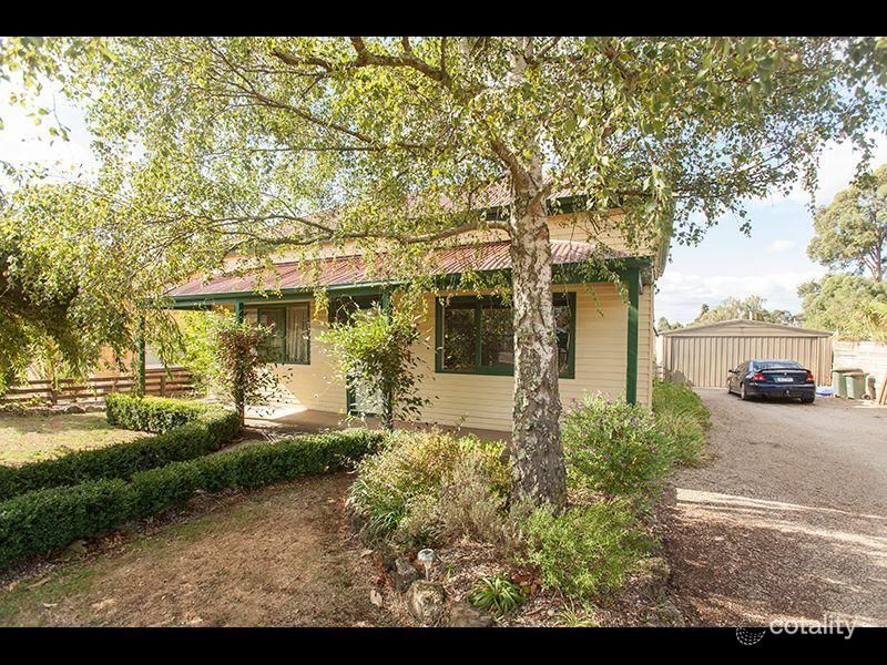 17 Lardner Rd, Drouin, VIC 3818