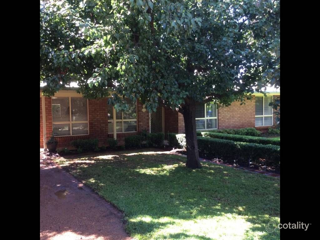 195 Temoin St, Narromine, NSW 2821