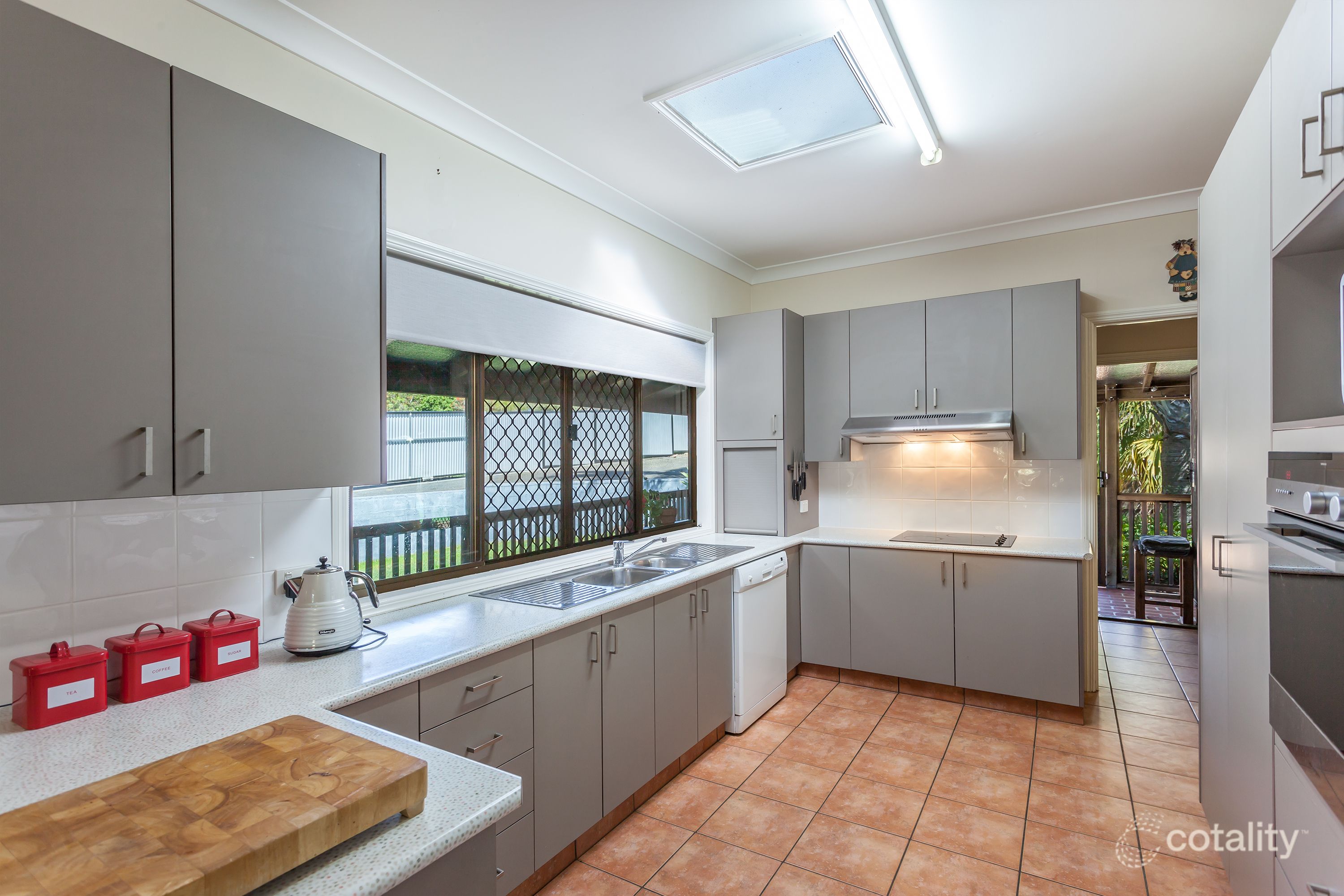 8 Vista Ct, Withcott, QLD 4352
