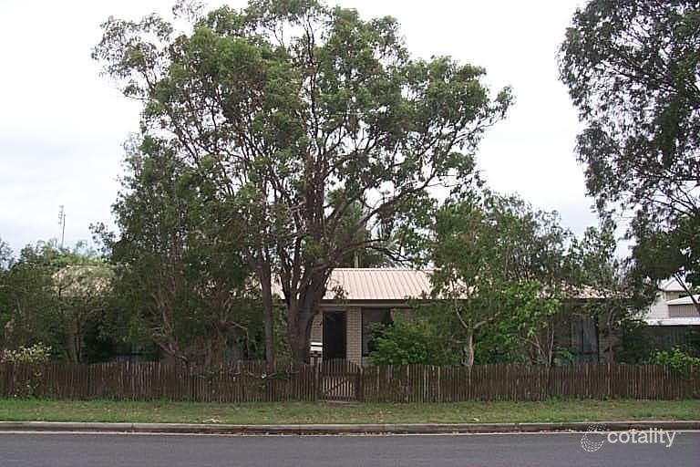 790 Boat Harbour Dr, Urangan, QLD 4655
