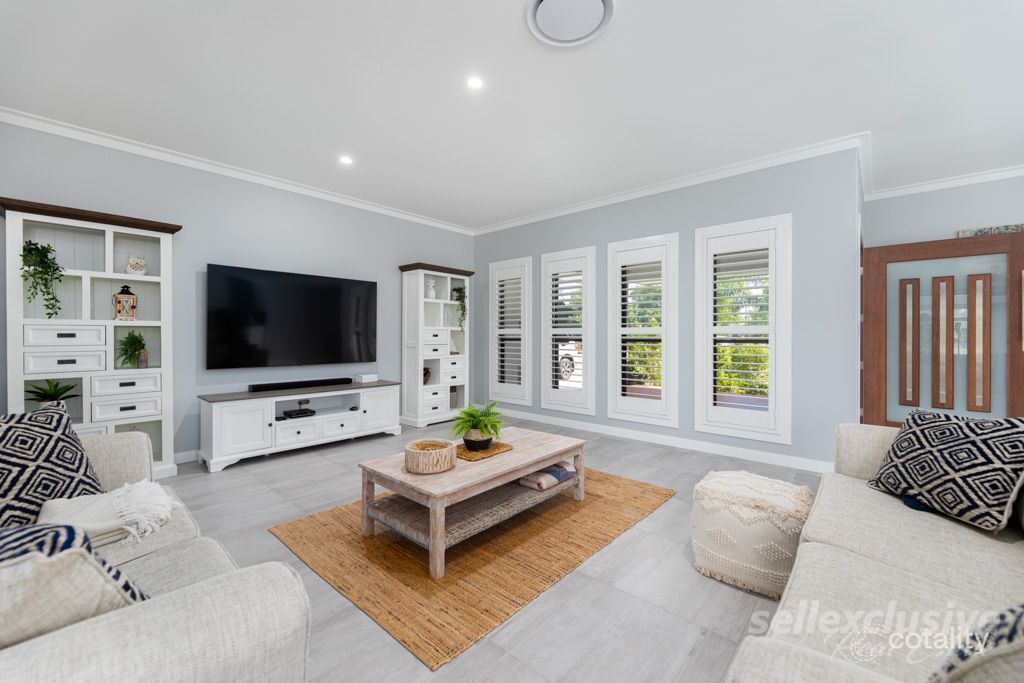 37 Caleana Cl, Banksia Beach, QLD 4507
