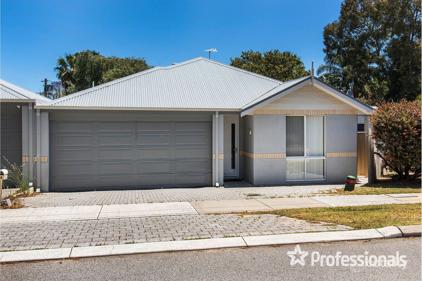 1b Tilby St, Cloverdale, WA 6105