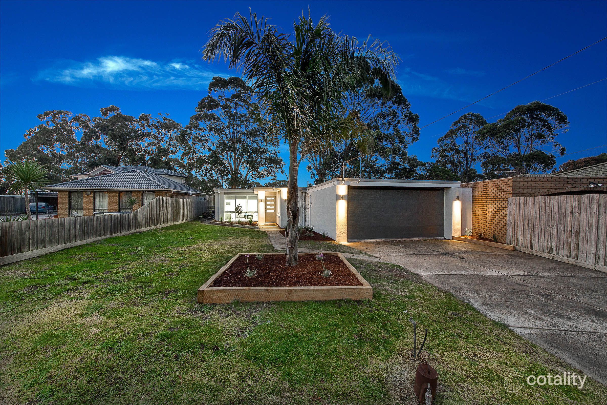 15 Farrer Cl, Cranbourne, VIC 3977