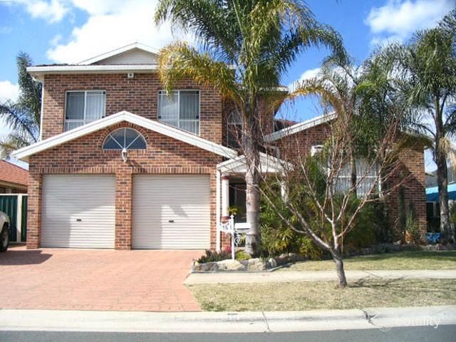 15 Wombeyan Ct, Wattle Grove, NSW 2173