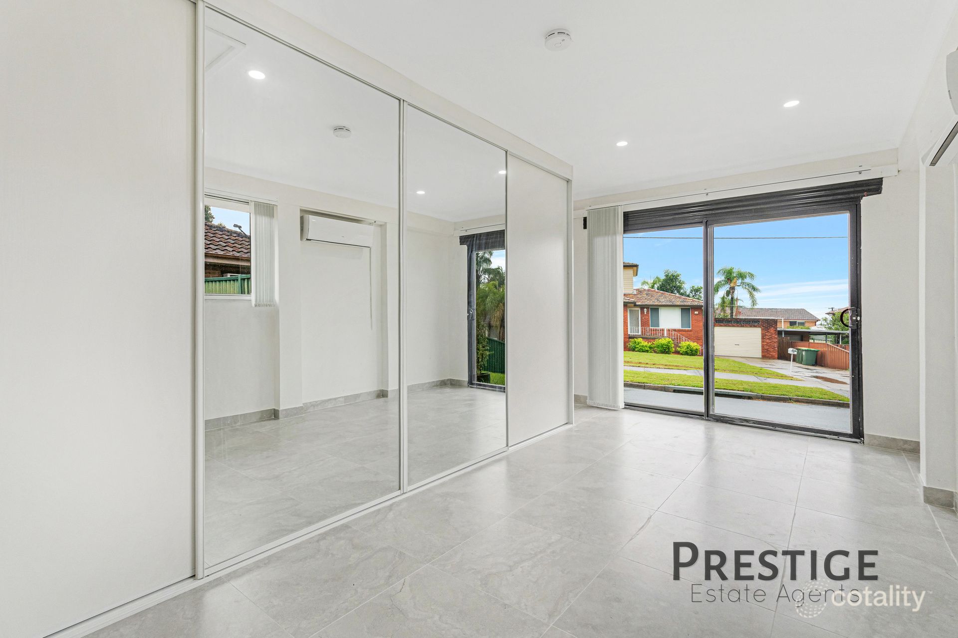 6 Hawk Cl, Green Valley, NSW 2168