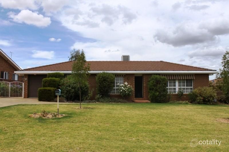 73 Fontenoy St, Young, NSW 2594