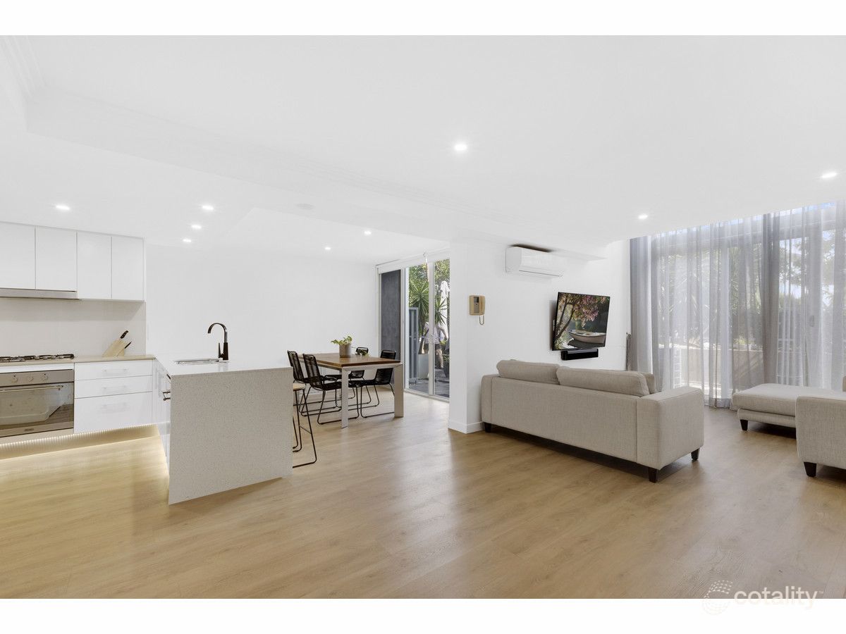 8/53 Darrambal St, Surfers Paradise, QLD 4217