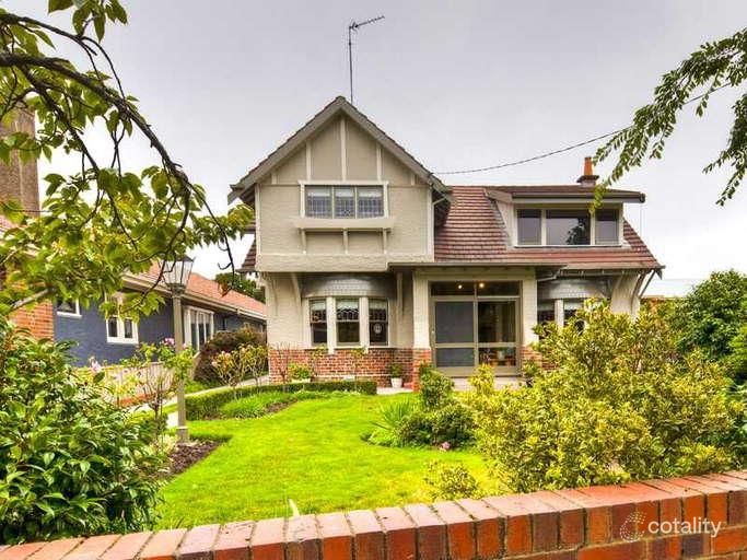 105 Wendouree Pde, Lake Wendouree, VIC 3350