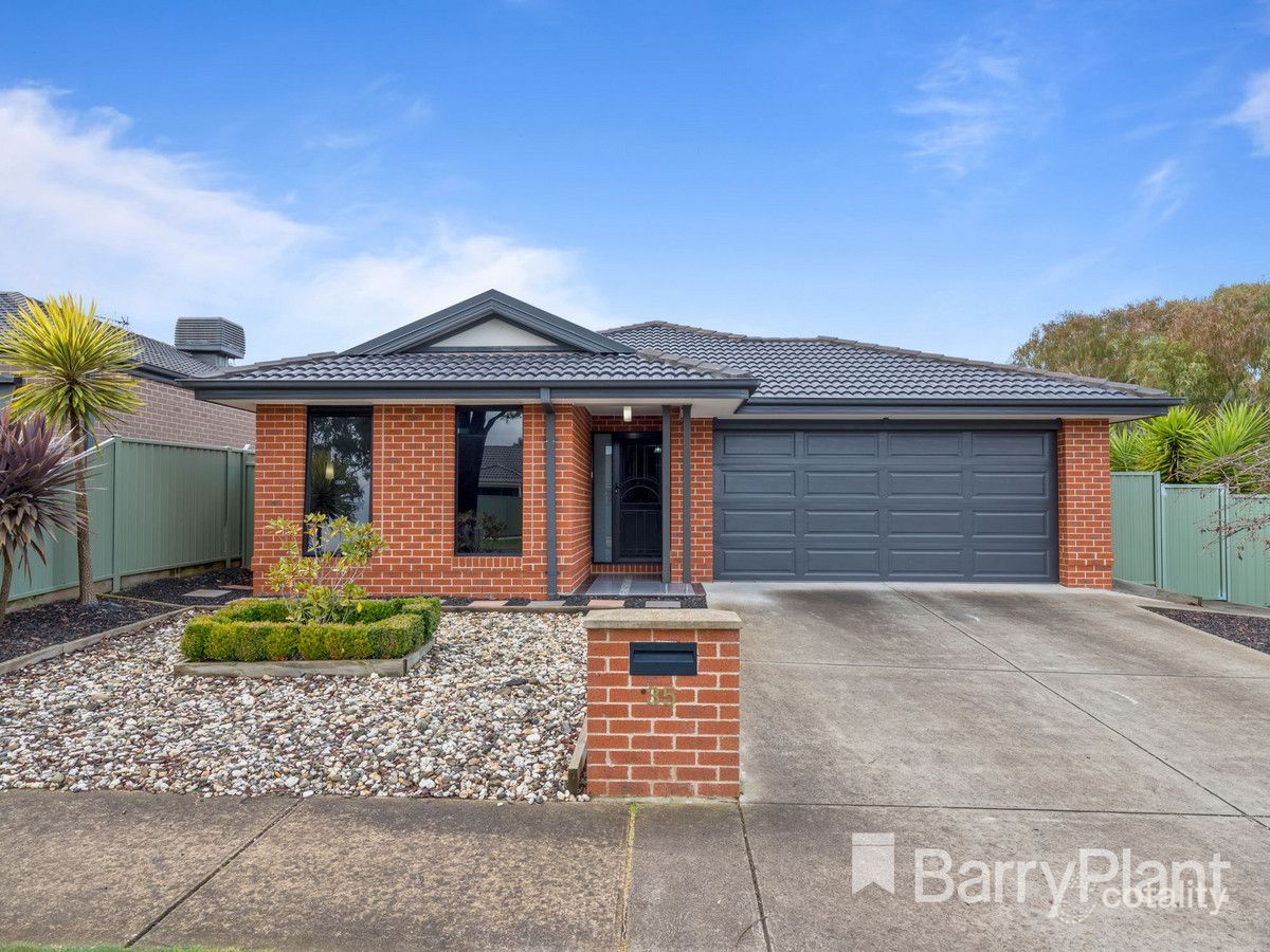 35 Mckellar Dr, Miners Rest, VIC 3352