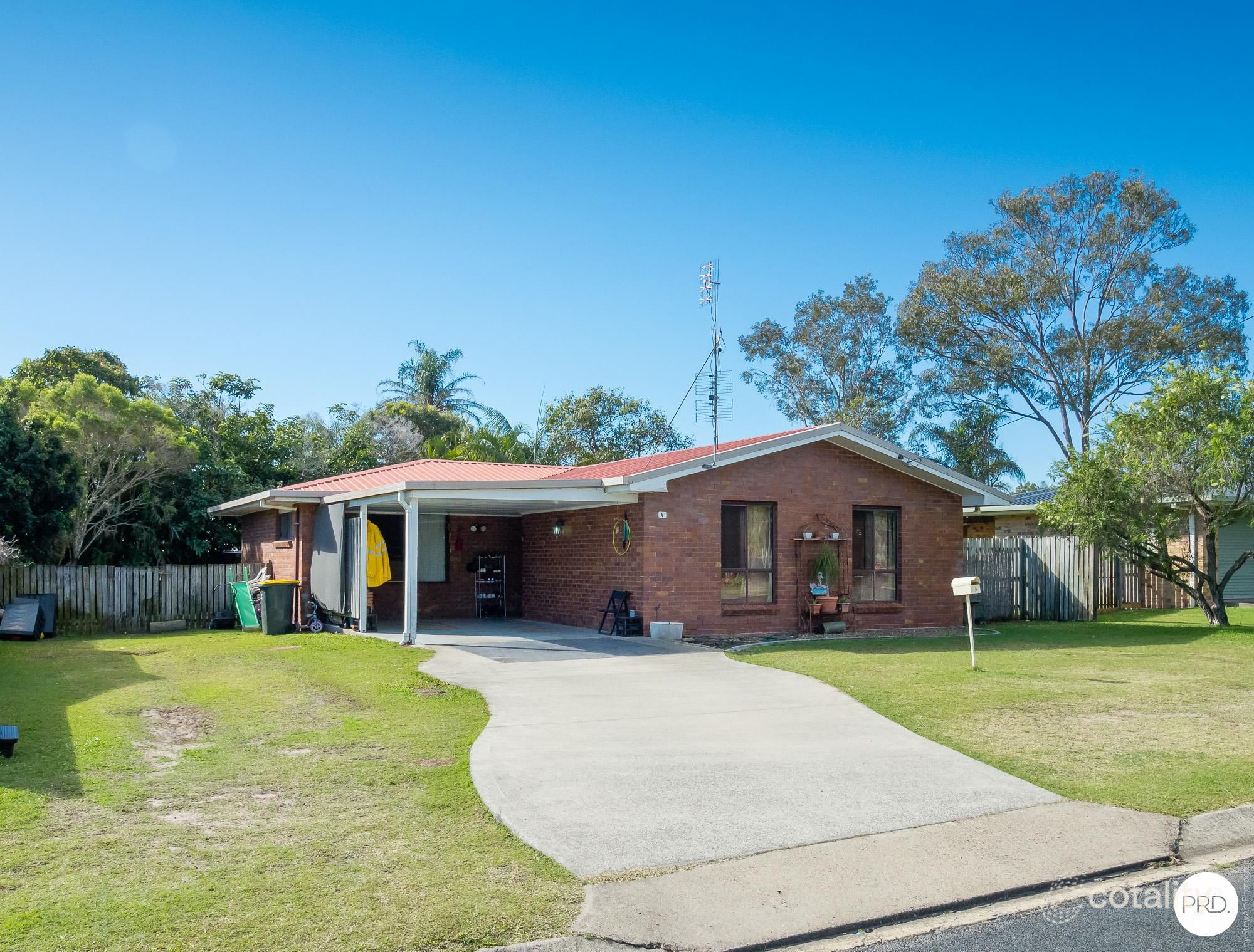 4 Debra Ct, Urangan, QLD 4655