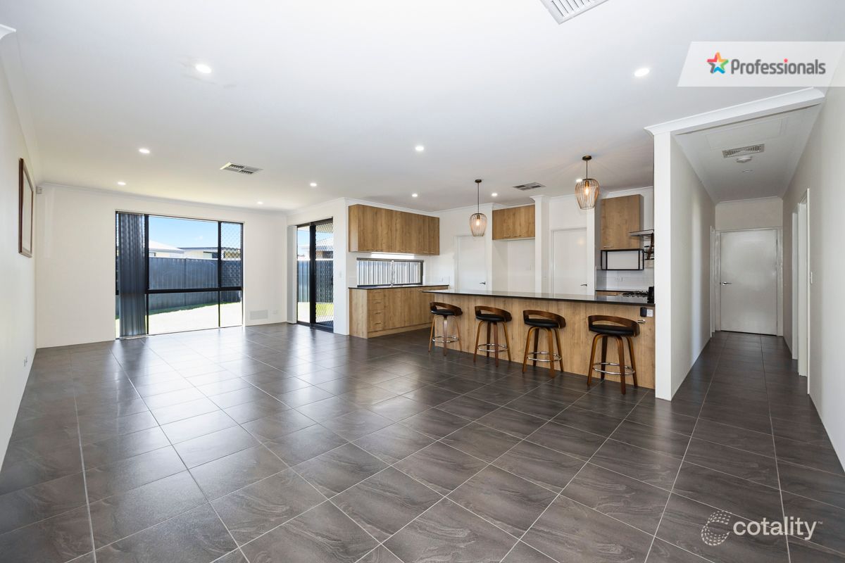 8 Thornett St, Midvale, WA 6056