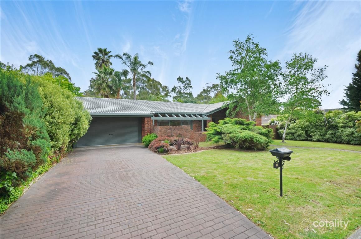 11 Shiraz Ct, Aberfoyle Park, SA 5159