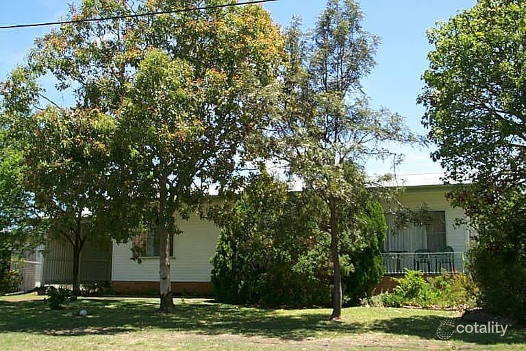 16 Vowles St, Dalby, QLD 4405