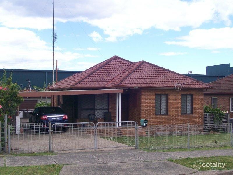 17 First Ave S, Warrawong, NSW 2502