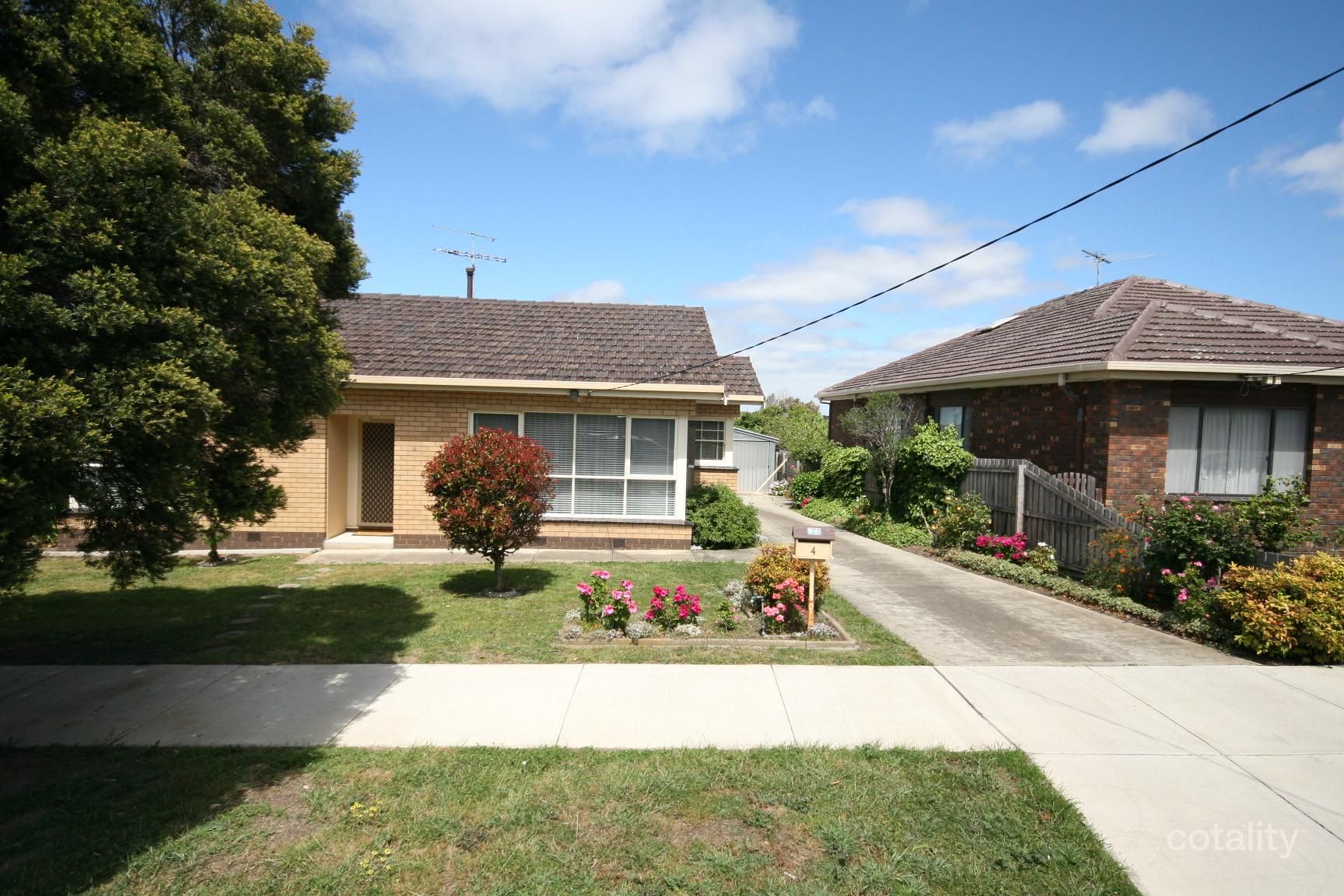 4 Cecil Ct, Newcomb, VIC 3219
