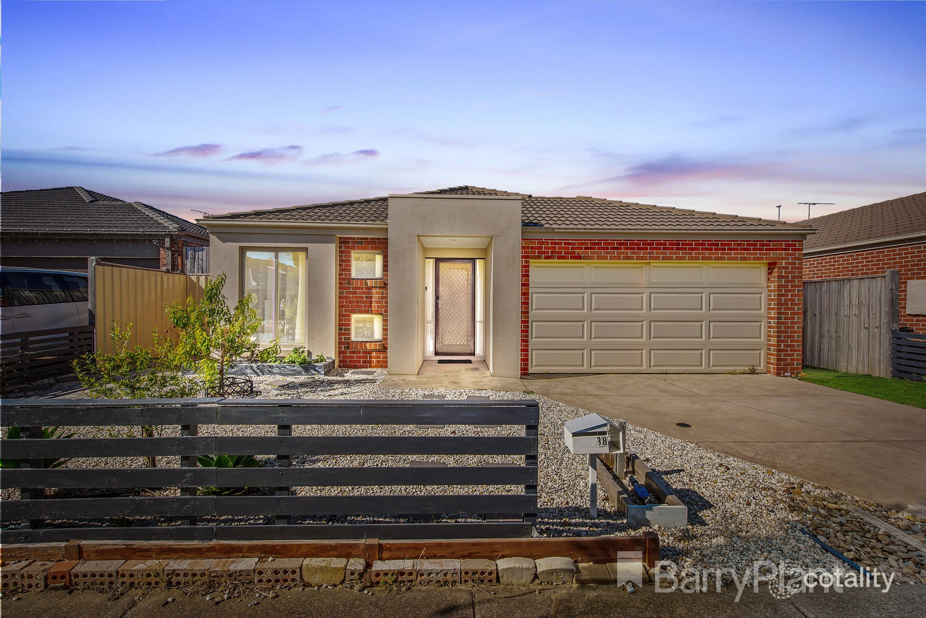 38 Hemsley Dr, Deer Park, VIC 3023