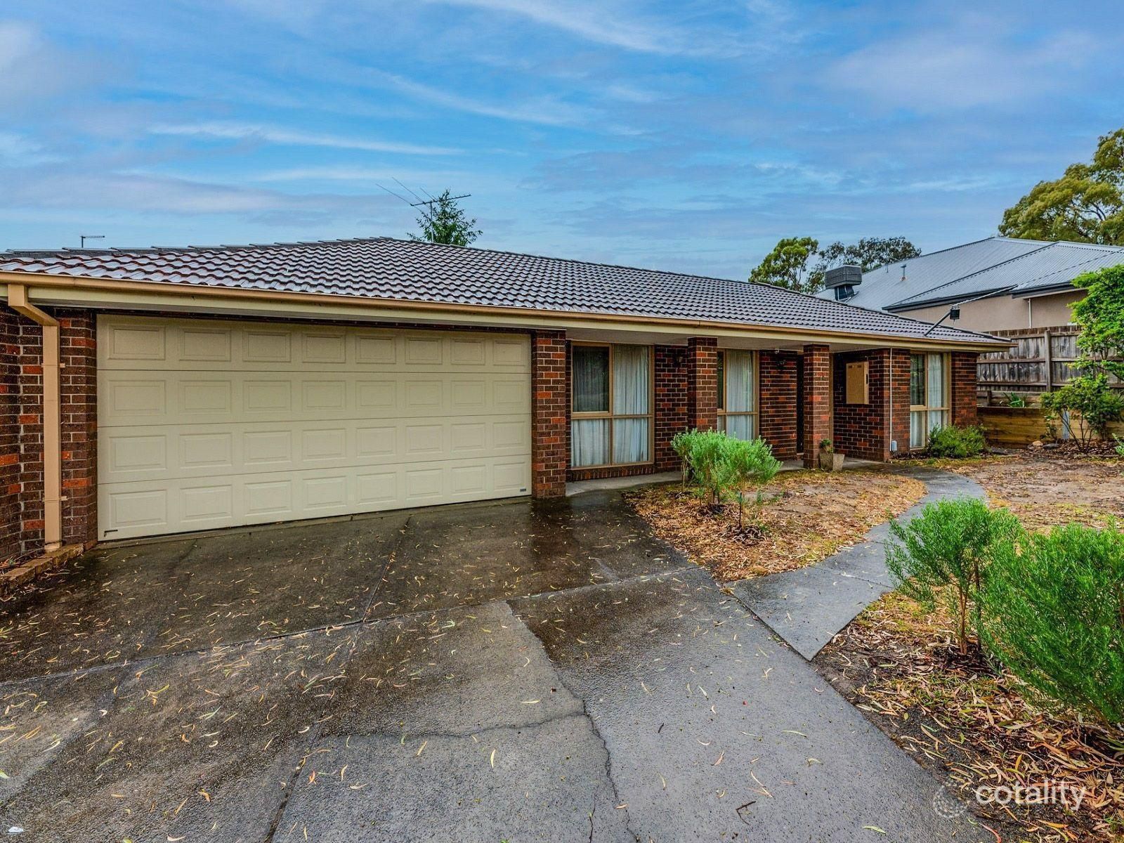 14 Campaspe Dr, Croydon Hills, VIC 3136