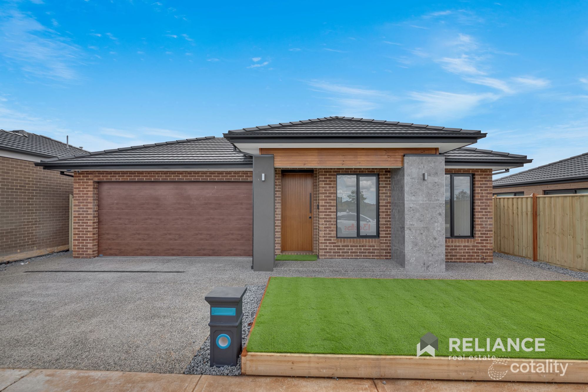 97 Bingham Cct, Thornhill Park, VIC 3335