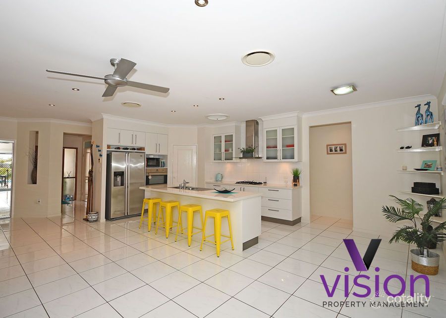 7 Yongala Ave, Eli Waters, QLD 4655