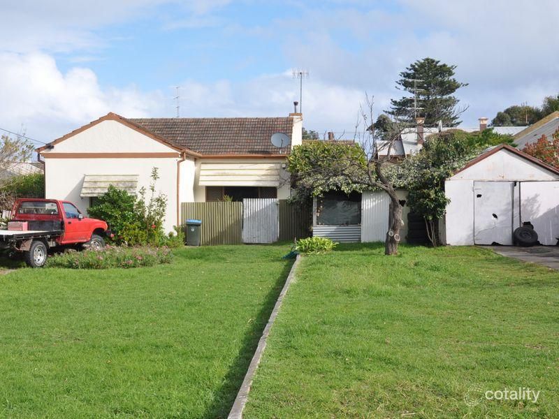 9 Peace Ave, Victor Harbor, SA 5211