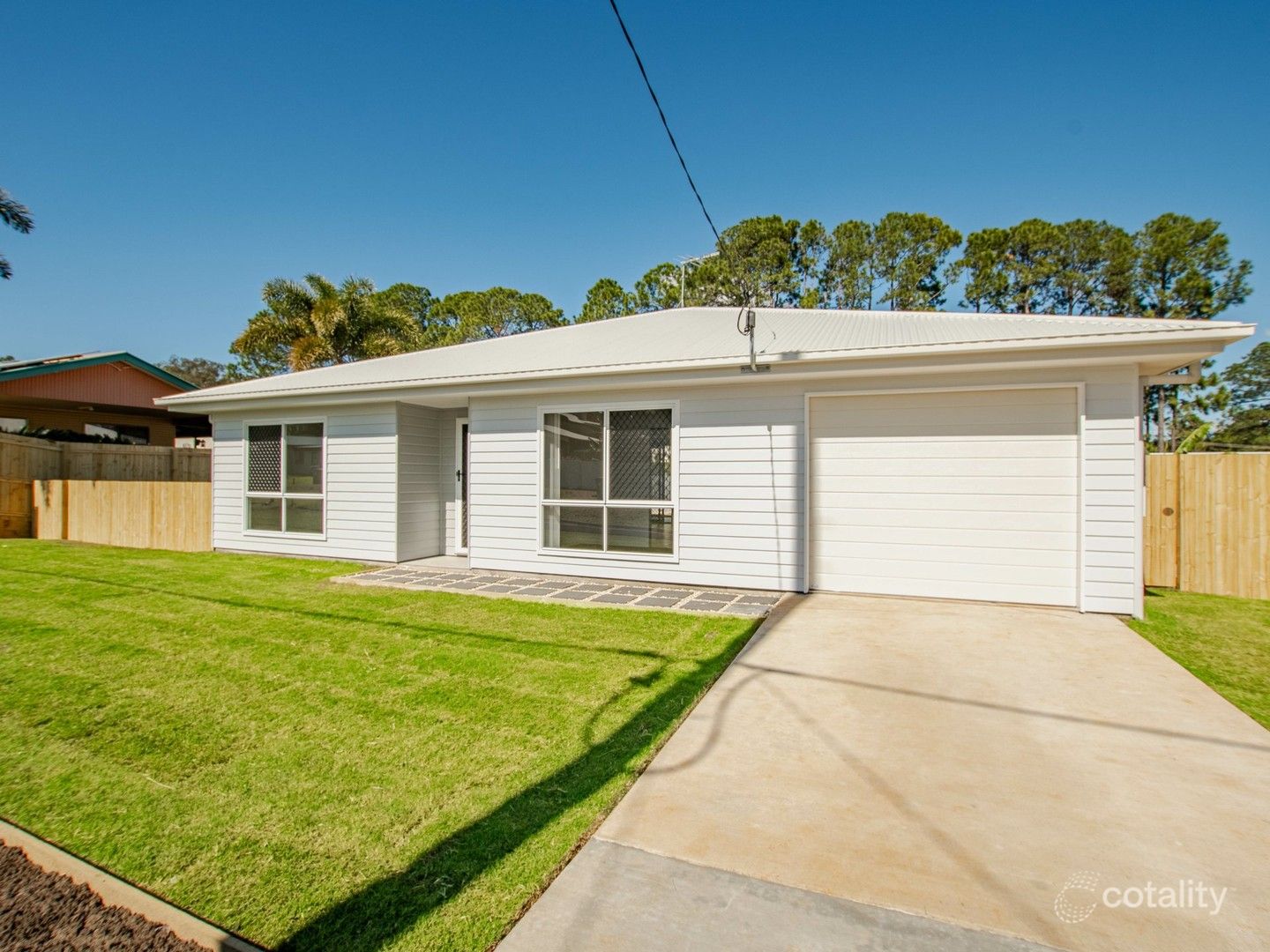 16 Banksia St, Russell Island, QLD 4184