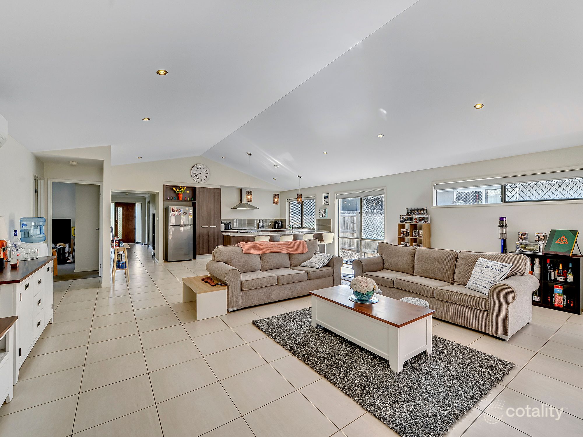 18 Hall Ct, Bellbird Park, QLD 4300