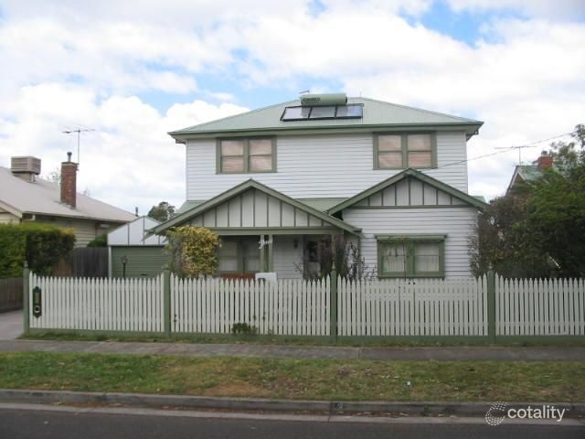 3 Holyrood Ave, Strathmore, VIC 3041