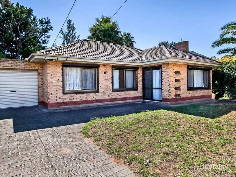 8 Adamson Ave, Findon, SA 5023