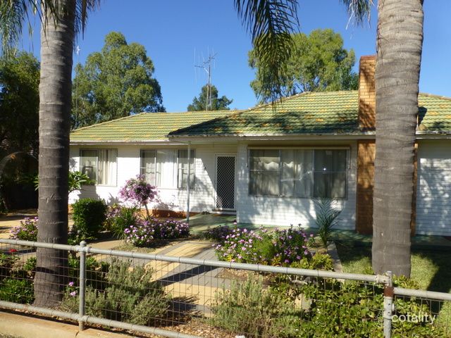 108 Euchie St, Peak Hill, NSW 2869