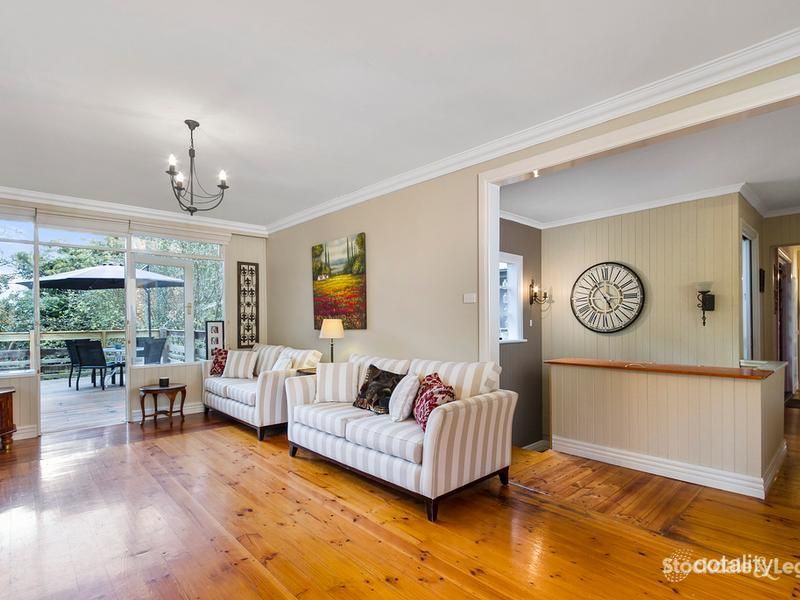 5 Outlook Dr, Kalorama, VIC 3766