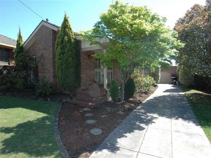 8 Sherwood St, Wendouree, VIC 3355