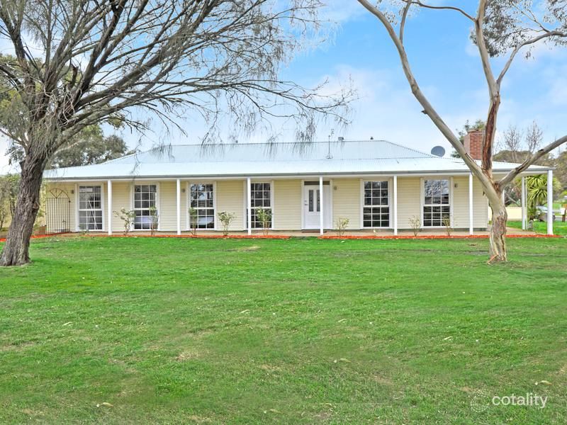 1 Madden Rd, Cardigan Village, VIC 3352