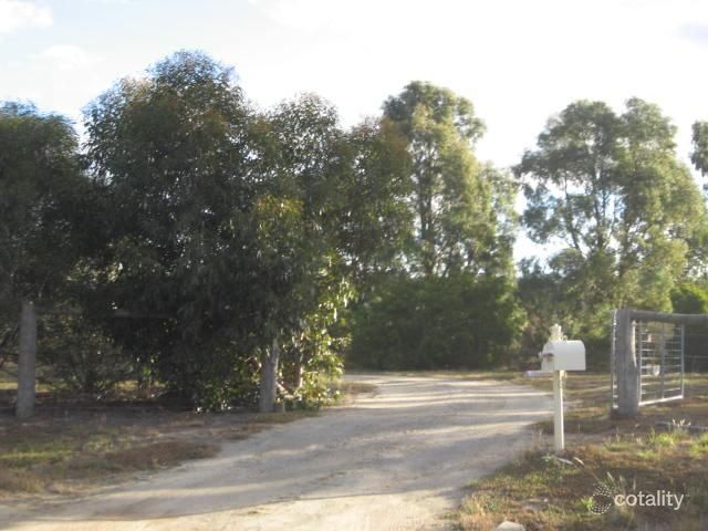 2 Marshall Cl, Sunbury, VIC 3429