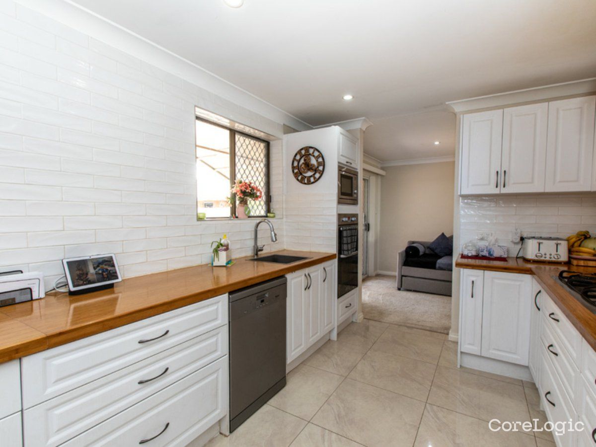27 Hillside Gdns, Desert Springs, NT 0870