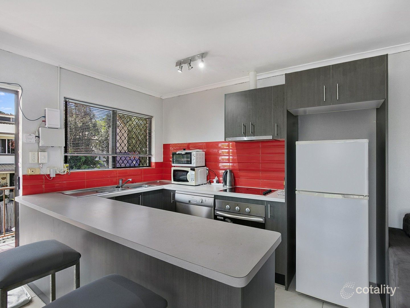 8/3 Crathern Cl, Edge Hill, QLD 4870